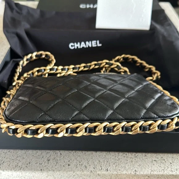 Chanel handbag - Picture 15 of 17